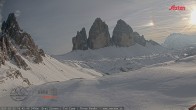 Archiv Foto Webcam Dreizinnenhütte Südtirol: Blick auf die 3 Zinnen 15:00