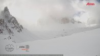 Archived image Webcam Dolomites: Mountain Hut Antonio Locatelli 09:00