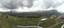 Archived image Webcam Panorama of the Alpe di Siusi from the Puflatsch mountain station 13:00