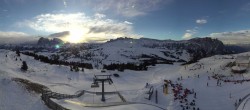 Archived image Webcam Panorama of the Alpe di Siusi from the Puflatsch mountain station 07:00