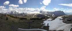Archived image Webcam Panorama of the Alpe di Siusi from the Puflatsch mountain station 13:00