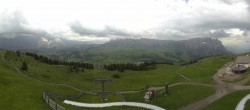 Archived image Webcam Panorama of the Alpe di Siusi from the Puflatsch mountain station 17:00
