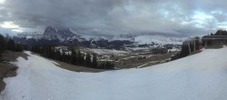 Archived image Webcam View over Alpe di Siusi - Mezdi mountain station 05:00