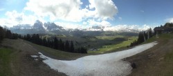 Archived image Webcam View over Alpe di Siusi - Mezdi mountain station 04:00