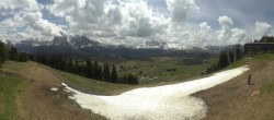 Archived image Webcam View over Alpe di Siusi - Mezdi mountain station 06:00
