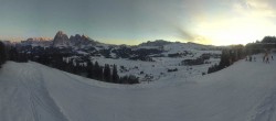 Archived image Webcam View over Alpe di Siusi - Mezdi mountain station 15:00