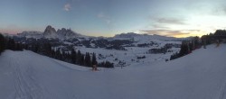 Archiv Foto Webcam Seiser Alm: Panoramablick Mezdi Bergstation 17:00