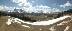Archived image Webcam View over Alpe di Siusi - Mezdi mountain station 11:00