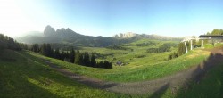 Archiv Foto Webcam Seiser Alm: Panoramablick Mezdi Bergstation 05:00