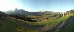 Archiv Foto Webcam Seiser Alm: Panoramablick Mezdi Bergstation 05:00