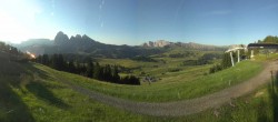 Archiv Foto Webcam Seiser Alm: Panoramablick Mezdi Bergstation 06:00