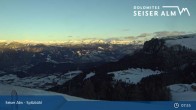 Archived image Webcam Seiser Alm: Top Station Spitzbühl 07:00