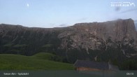 Archiv Foto Webcam Seiser Alm: Bergstation Spitzbühl 04:00