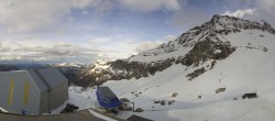 Archiv Foto Webcam Glacier 3000: Bergstation Cabane 17:00