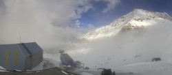 Archived image Webcam Glacier 3000: Top Station Cabane 17:00