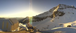 Archived image Webcam Glacier 3000: Top Station Cabane 05:00