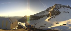 Archiv Foto Webcam Glacier 3000: Bergstation Cabane 05:00