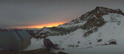 Archiv Foto Webcam Glacier 3000: Bergstation Cabane 06:00