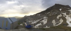 Archiv Foto Webcam Glacier 3000: Bergstation Cabane 05:00