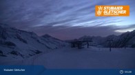 Archived image Webcam Stubai Glacier: Top Station Murmele 04:00