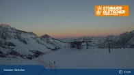 Archiv Foto Webcam Stubaier Gletscher: Murmele Bergstation 02:00