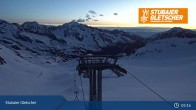 Archived image Webcam Stubai Glacier - Top Station Fernau 04:00