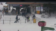 Archived image Webcam Tremblant: South Base Express Gondola 09:00