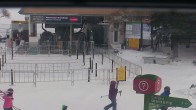 Archived image Webcam Tremblant: South Base Express Gondola 11:00