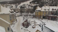 Archiv Foto Webcam Tremblant: Place des Voyageurs 11:00