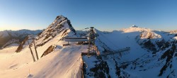 Archived image Webcam Sölden: Top Station Tiefenbach Glacier 06:00