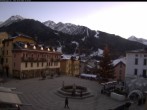 Archived image Webcam Ponte di Legno: Piazza 15:00