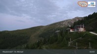 Archiv Foto Webcam Grosseckbahn Bergstation (1950m) 04:00