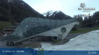 Archived image Webcam Galzigbahn Base Station (St. Anton) 02:00