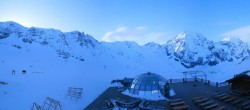 Archiv Foto Webcam Skigebiet Sulden: Panoramakamera Madritschhütte 03:00