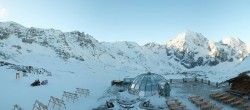 Archiv Foto Webcam Skigebiet Sulden: Panoramakamera Madritschhütte 07:00