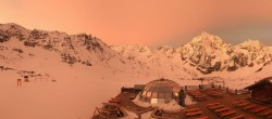 Archiv Foto Webcam Skigebiet Sulden: Panoramakamera Madritschhütte 06:00