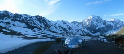 Archiv Foto Webcam Skigebiet Sulden: Panoramakamera Madritschhütte 01:00