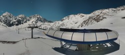 Archived image Webcam Sulden Ski Resort: Chair Lift Madritsch 01:00