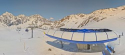 Archived image Webcam Sulden Ski Resort: Chair Lift Madritsch 09:00
