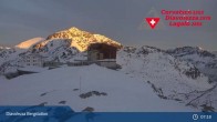 Archiv Foto Webcam Diavolezza: Berghaus und Bergstation 06:00