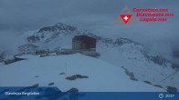 Archived image Webcam Diavolezza - Top station 02:00