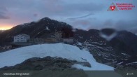 Archiv Foto Webcam Diavolezza: Berghaus und Bergstation 02:00