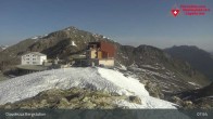 Archiv Foto Webcam Diavolezza: Berghaus und Bergstation 07:00