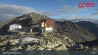 Archiv Foto Webcam Diavolezza: Berghaus und Bergstation 06:00