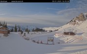 Archived image Webcam Engelberg: Lake Härzlisee & mountain restaurant Kräuterhütte 15:00