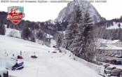 Archived image Webcam Brunni - View towards Mythen 13:00