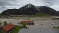 Archiv Foto Webcam Schöneben: Talstation der Bergbahn mit Blick auf Reschensee und Dorf Reschen 15:00