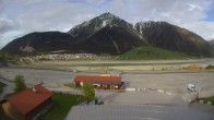 Archiv Foto Webcam Schöneben: Talstation der Bergbahn mit Blick auf Reschensee und Dorf Reschen 17:00