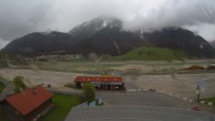 Archiv Foto Webcam Schöneben: Talstation der Bergbahn mit Blick auf Reschensee und Dorf Reschen 15:00