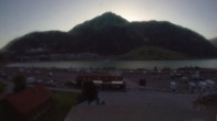 Archiv Foto Webcam Schöneben: Talstation der Bergbahn mit Blick auf Reschensee und Dorf Reschen 05:00